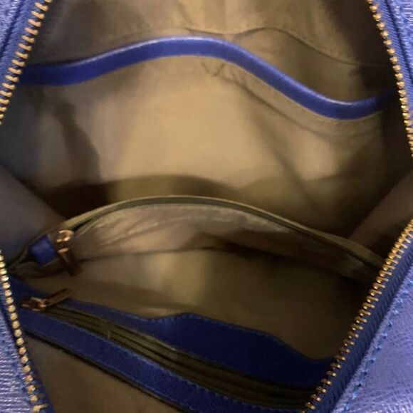 Brand name symbol is “(A) “ I don’t know the brand name but it’s a beautiful! - Picture 5 of 7